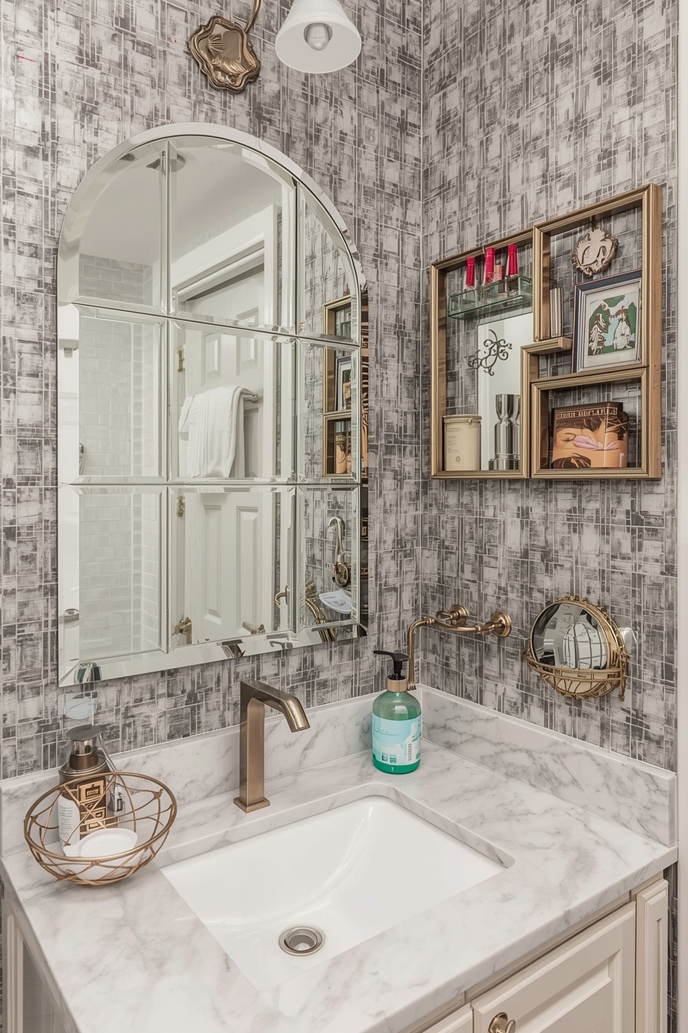 Bathroom Mirror Designs That Save Space