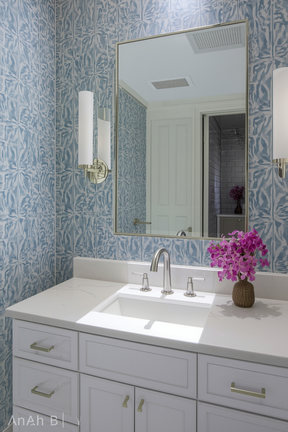 Chic Bathroom Mirror Layout Examples