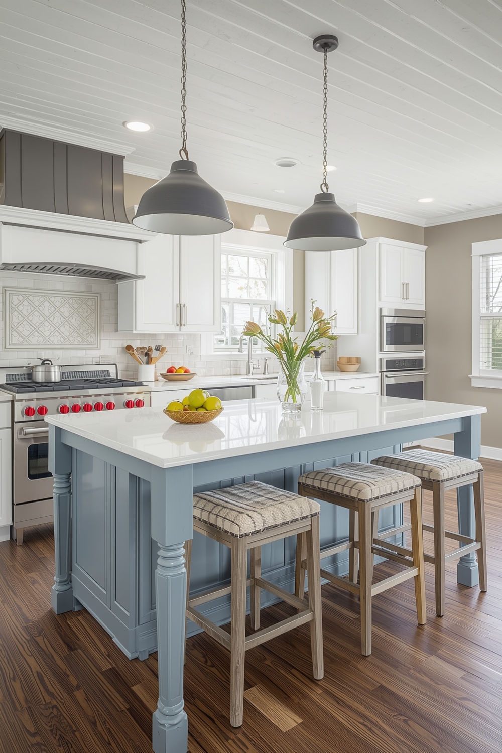 Chic Kitchen Island Layout Guides